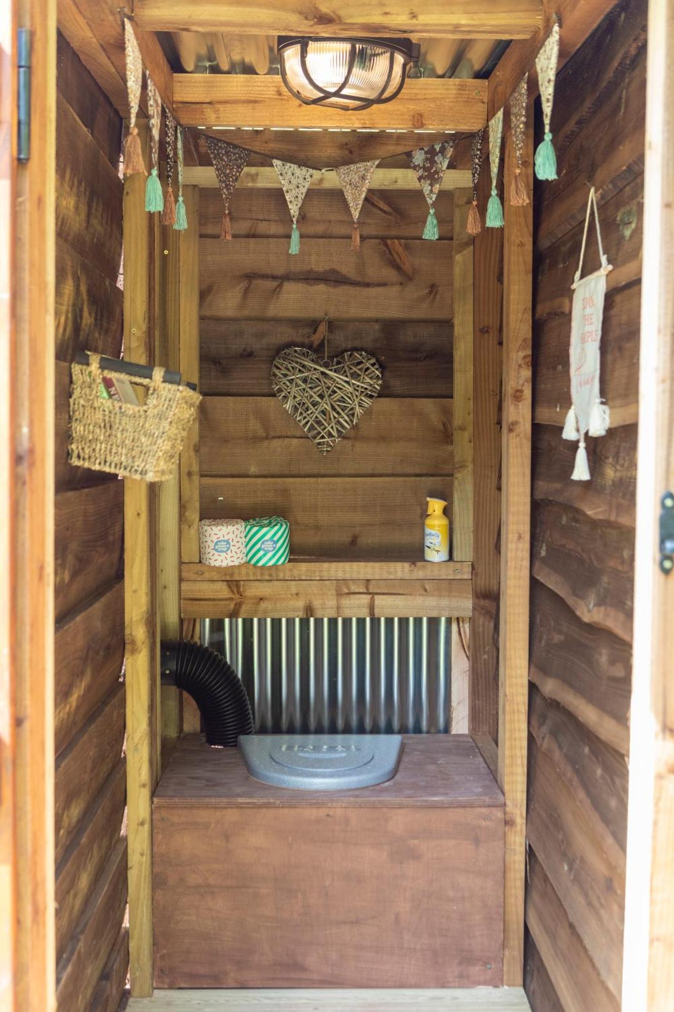 Stargazer Glamping Uk The Mahal 8 People Hotel Ross-on-Wye Exterior photo