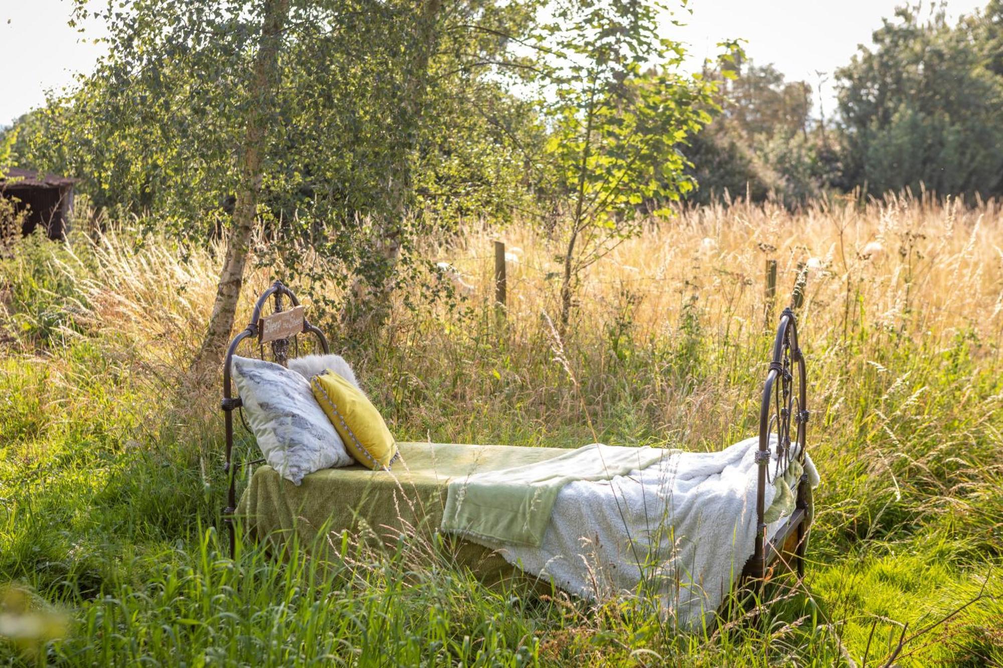 Stargazer Glamping Uk The Mahal 8 People Hotel Ross-on-Wye Exterior photo